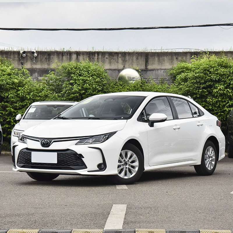 Бензиновый седан Toyota Corolla